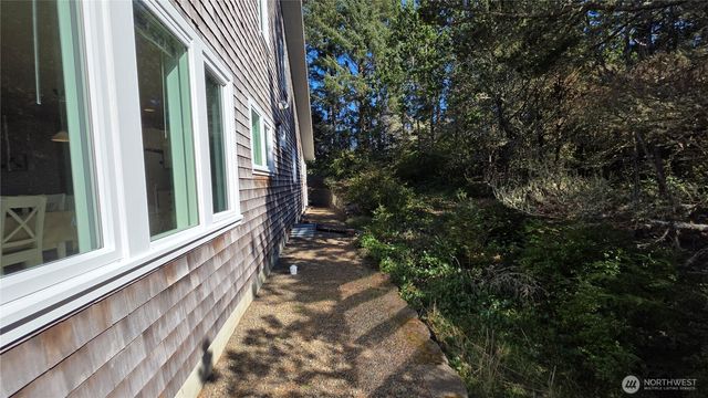 35602 J Place, Ocean Park, WA 98640