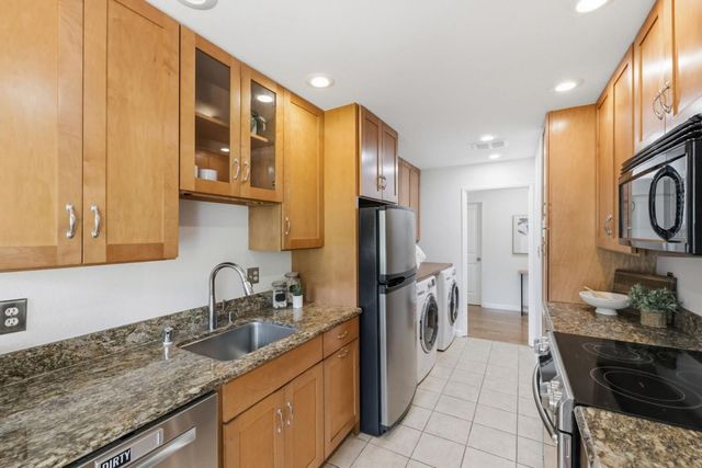 1151 Compass Lane 111, Foster City, CA 94404