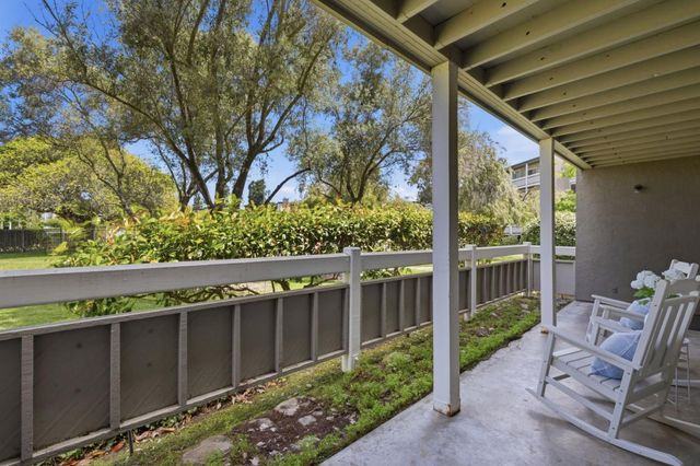 1151 Compass Lane 111, Foster City, CA 94404