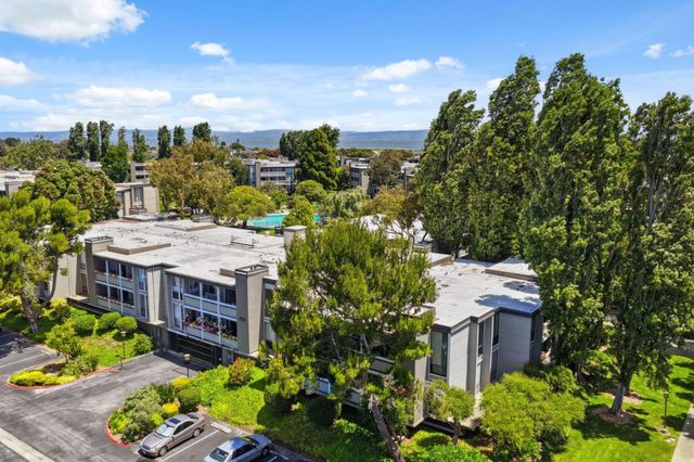 1151 Compass Lane 111, Foster City, CA 94404