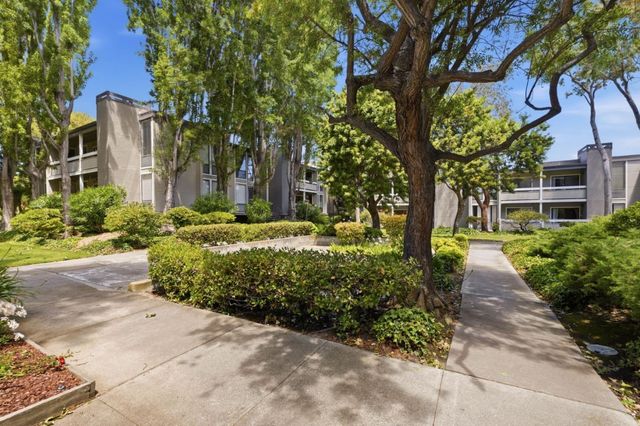 1151 Compass Lane 111, Foster City, CA 94404