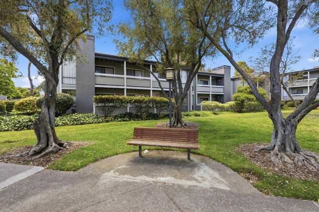 1151 Compass Lane 111, Foster City, CA 94404
