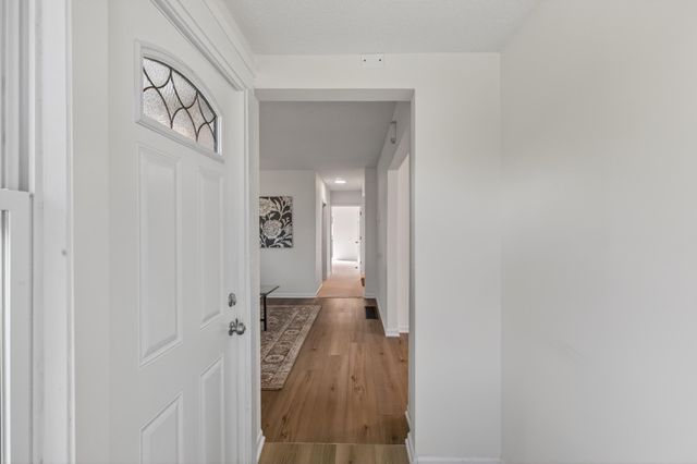 1627 Thomas Avenue N, Minneapolis, MN 55411