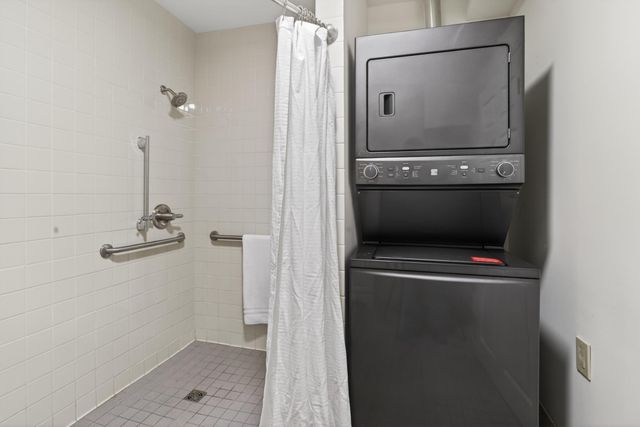 1627 Thomas Avenue N, Minneapolis, MN 55411