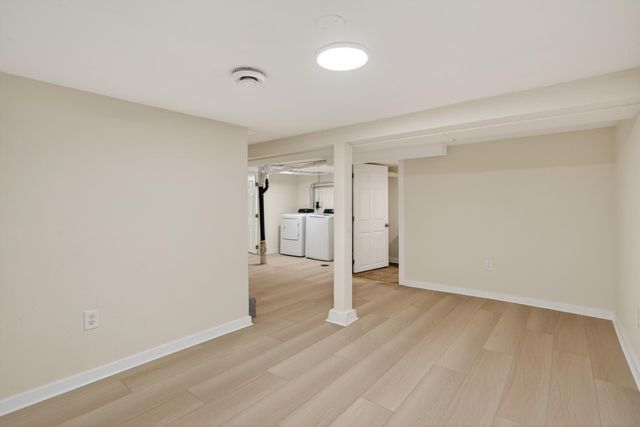 1627 Thomas Avenue N, Minneapolis, MN 55411