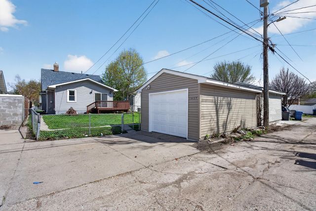 1627 Thomas Avenue N, Minneapolis, MN 55411