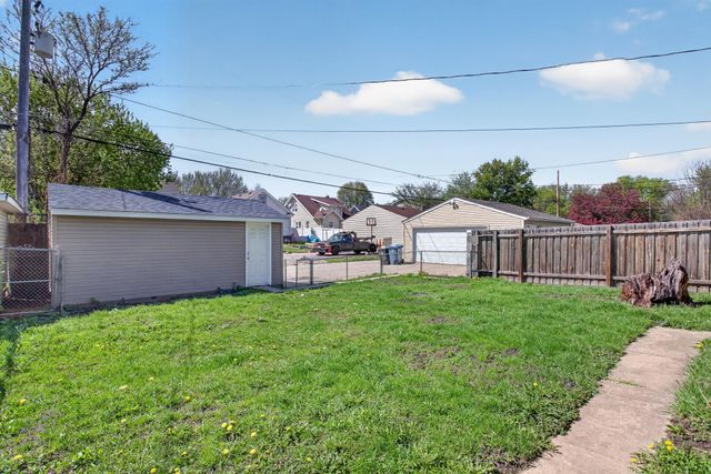 1627 Thomas Avenue N, Minneapolis, MN 55411