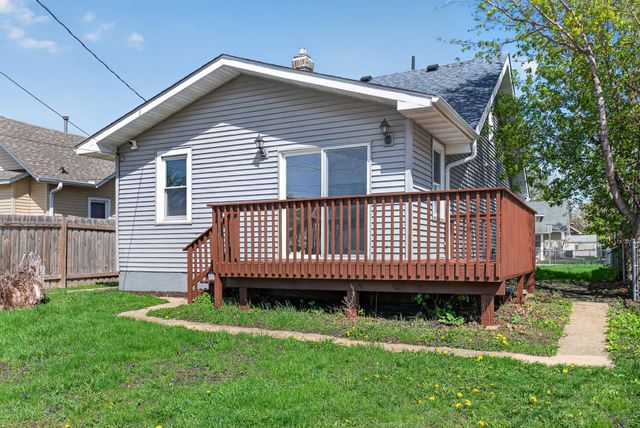 1627 Thomas Avenue N, Minneapolis, MN 55411