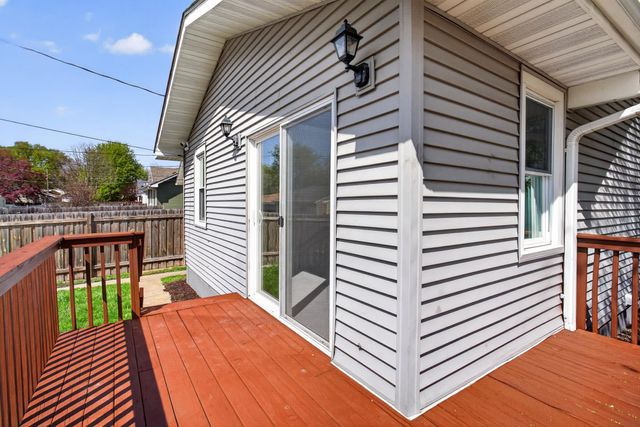 1627 Thomas Avenue N, Minneapolis, MN 55411