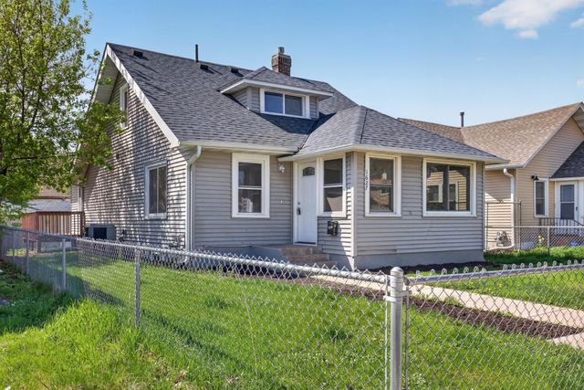 1627 Thomas Avenue N, Minneapolis, MN 55411