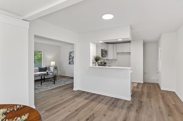 1627 Thomas Avenue N, Minneapolis, MN 55411