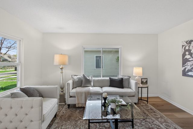 1627 Thomas Avenue N, Minneapolis, MN 55411