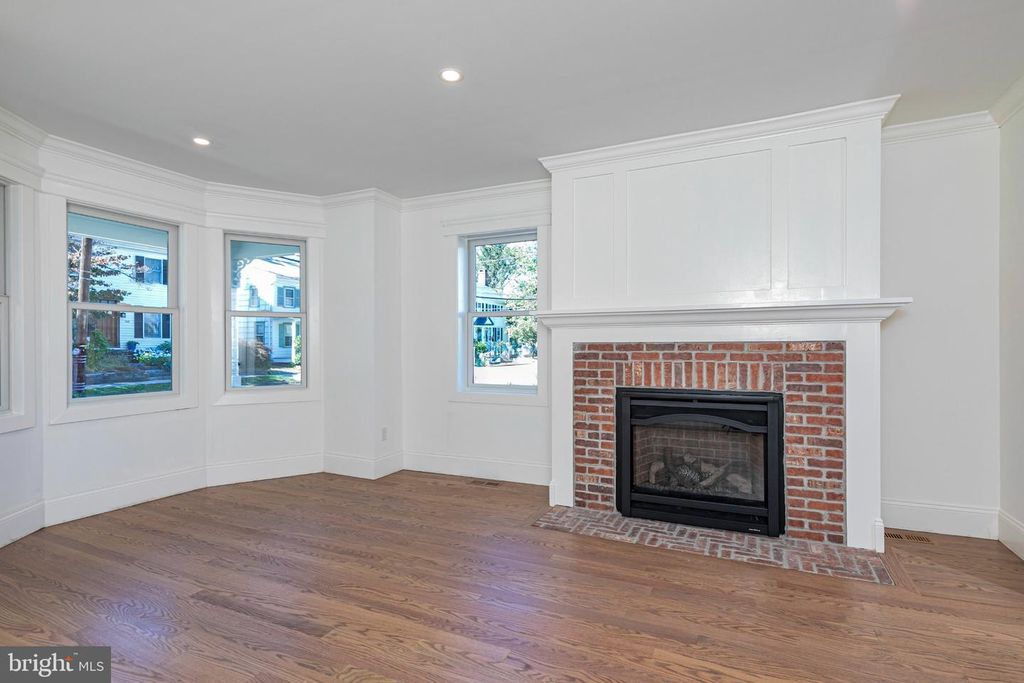 141 S MAIN ST, PENNINGTON, NJ 08534 — photo 4