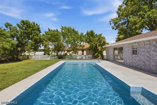 143 SE 30th TER, Cape Coral, FL 33904