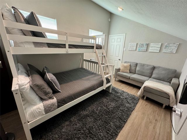 3931 Grayson Drive, Galveston, TX 77554