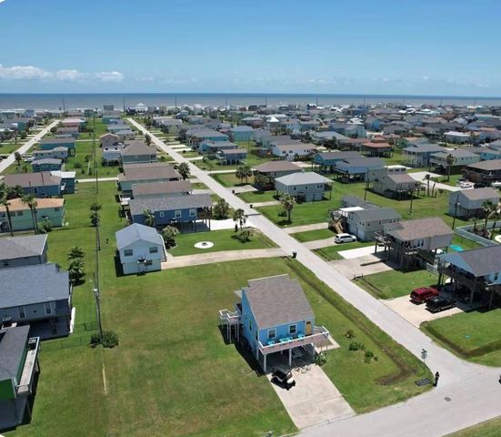 3931 Grayson Drive, Galveston, TX 77554