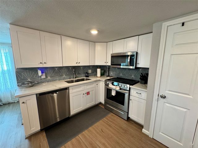 3931 Grayson Drive, Galveston, TX 77554