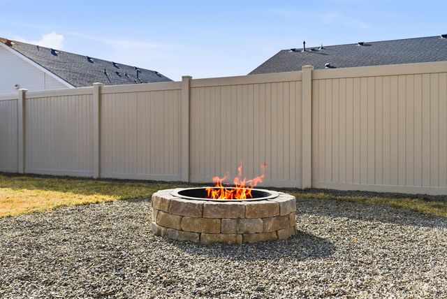 19189 Smith Fork Way, Caldwell, ID 83605