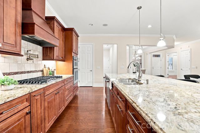 15503 Lake Ridge Road, Charlotte, NC 28278