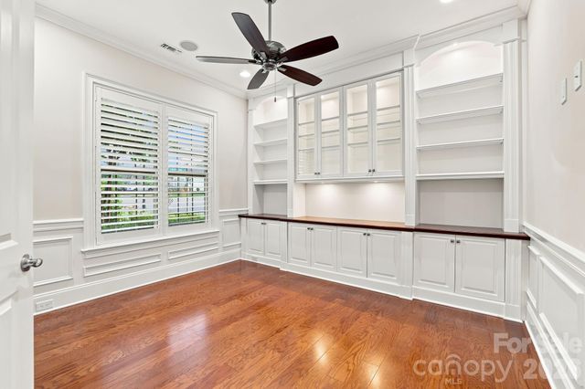 15503 Lake Ridge Road, Charlotte, NC 28278