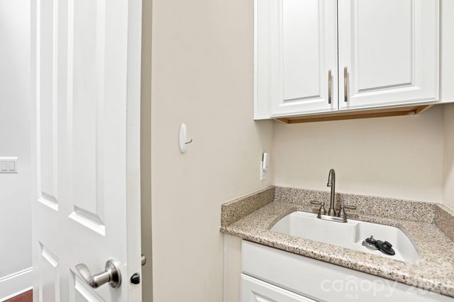 15503 Lake Ridge Road, Charlotte, NC 28278