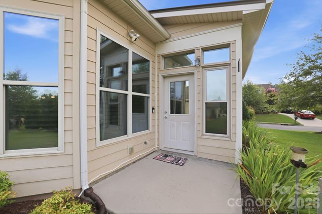 15503 Lake Ridge Road, Charlotte, NC 28278