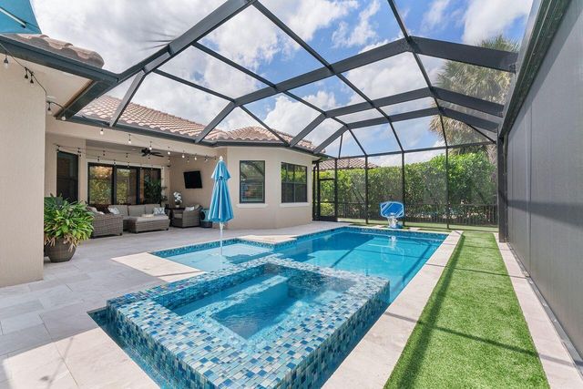 8040 NW 112th Terrace, Parkland, FL 33076