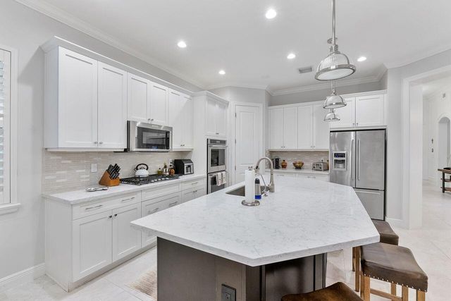 8040 NW 112th Terrace, Parkland, FL 33076
