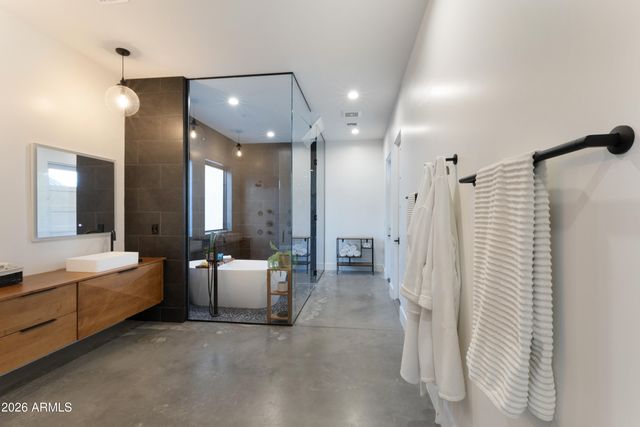 129 E WATER TANK Road, Gilbert, AZ 85296