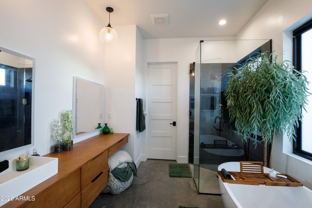 129 E WATER TANK Road, Gilbert, AZ 85296