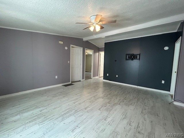 901 Hollywood Drive, Lockport Town, NY 14094