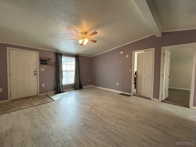 901 Hollywood Drive, Lockport Town, NY 14094