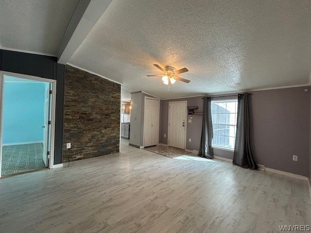 901 Hollywood Drive, Lockport Town, NY 14094