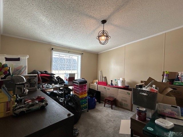 901 Hollywood Drive, Lockport Town, NY 14094