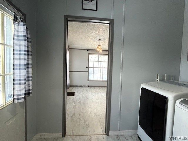 901 Hollywood Drive, Lockport Town, NY 14094