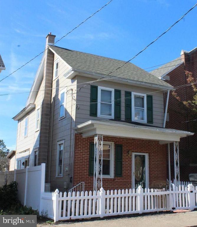 144 EAST ST, Williamstown, PA 17098