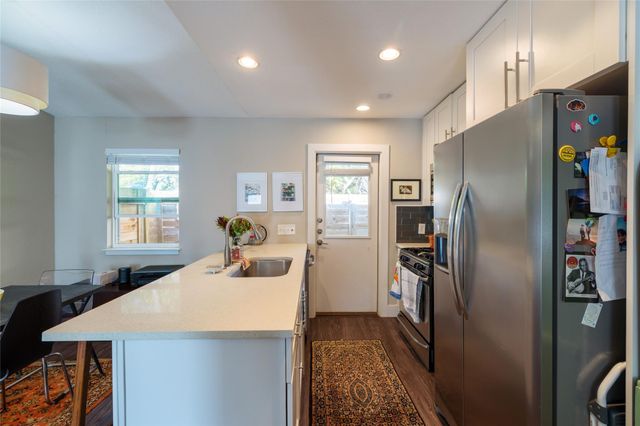 6306 Vioitha DR B, Austin, TX 78723