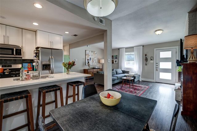 6306 Vioitha DR B, Austin, TX 78723