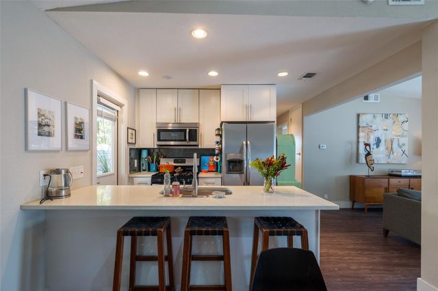 6306 Vioitha DR B, Austin, TX 78723