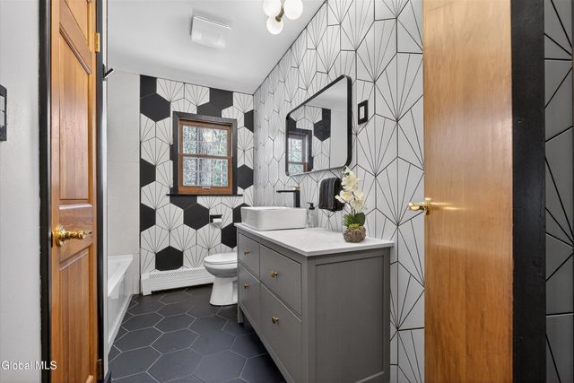 167 Redmond Road, Moreau, NY 12831