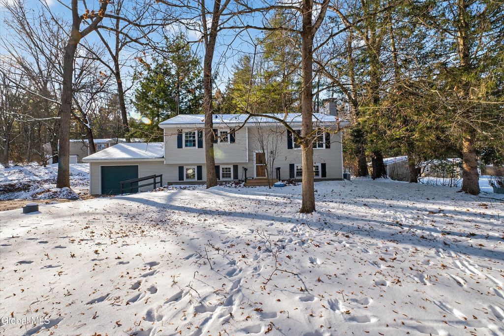 167 Redmond Road, Moreau, NY 12831