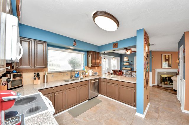 2503 Country Place Drive, Richmond, TX 77406