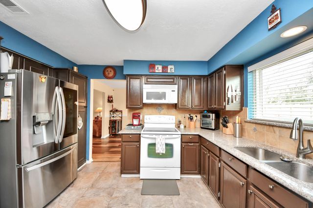 2503 Country Place Drive, Richmond, TX 77406