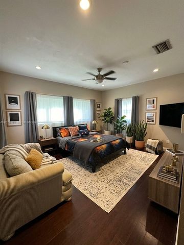 400 NE 2nd Street 1, Pompano Beach, FL 33060