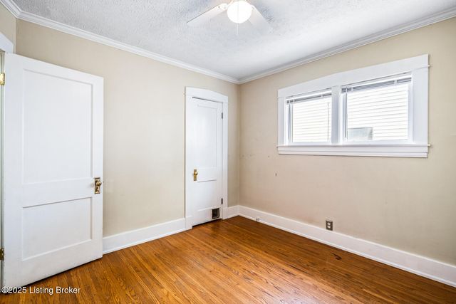 614 E Brandeis Ave, Louisville, KY 40217