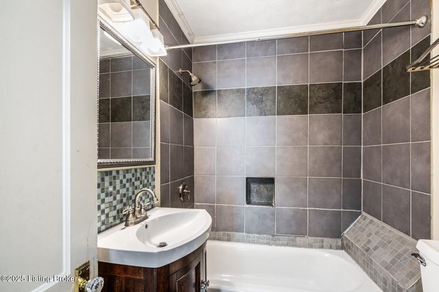 614 E Brandeis Ave, Louisville, KY 40217