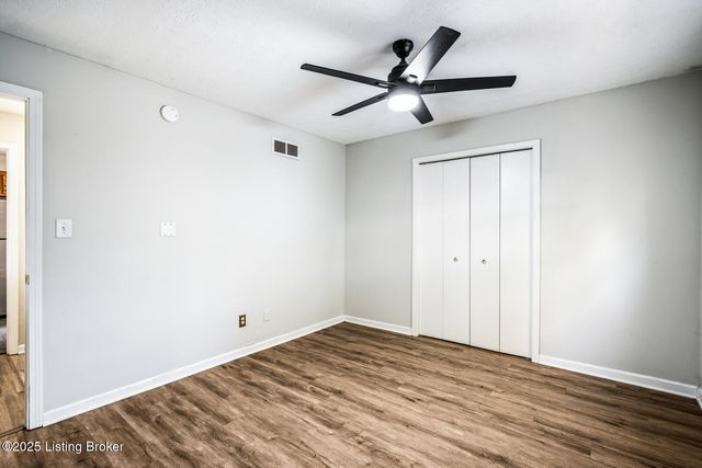 614 E Brandeis Ave, Louisville, KY 40217