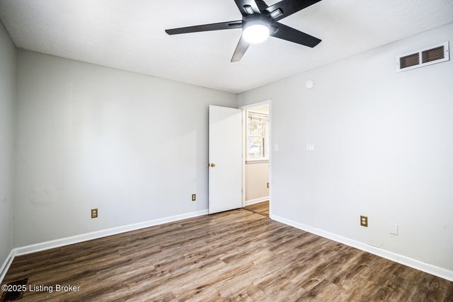 614 E Brandeis Ave, Louisville, KY 40217