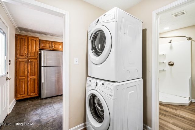 614 E Brandeis Ave, Louisville, KY 40217