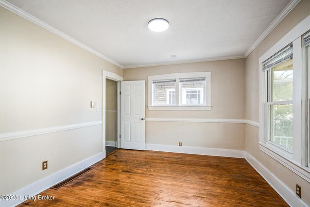 614 E Brandeis Ave, Louisville, KY 40217